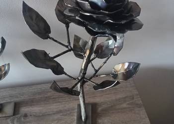 Wieczna róża z metalu rękodzieło