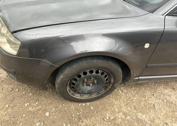Błotnik błotniki lewy prawy Skoda Super B I 9153 ładny stan