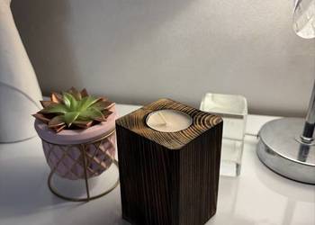 Ręcznie robione świeczniki z drewna sosnowego