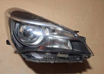 Lampa prawa przód Toyota Yaris III 3 Lift soczewka Koito 0D-160
