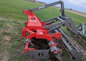 Agregat talerzowy uprawowo-siewny.