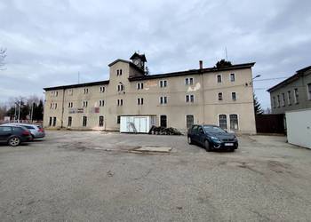 Działka 51a z budynkami PU 2650m2 USTROŃ Centrum