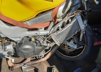 Honda vtr1000f na części silnik