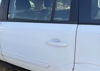 Drzwi lewe tył  Opel zafira B y474