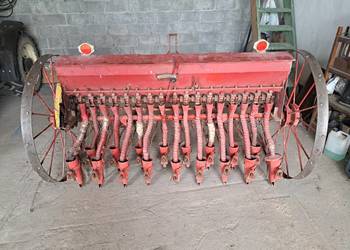 Siewnik 19 lejkowy nie brony 3 polowe