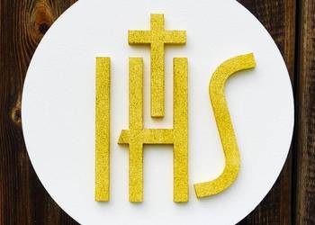 Hostia IHS 49 cm. Styropianowe ozdoby eucharystyczne.