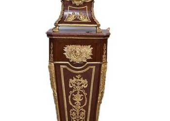 ZEGAR COKOŁOWY W STYLU LUDWIKA XVI, ZŁOCONY, WG JEAN-HENRIEGO RIESENERA