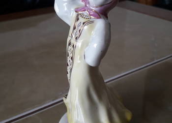 Figurka "Tańcząca dziewczyna" Turygiński  Gzhel lata 50 te Figurka "Tańcząca dziewczyna" Turygiński  Gzhel lata 50 te