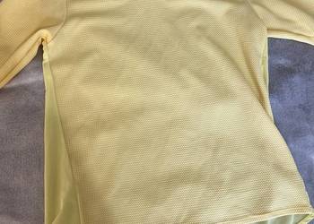 Bluzka / koszulka żółta maślana z półprzezroczystym tyłem Bluzka / koszulka żółta maślana z półprzezroczystym tyłem