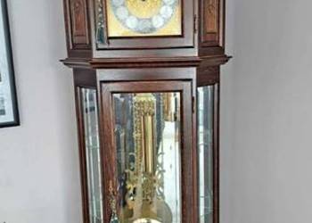 Zegar stojący w skrzyni dębowej szklana witryna