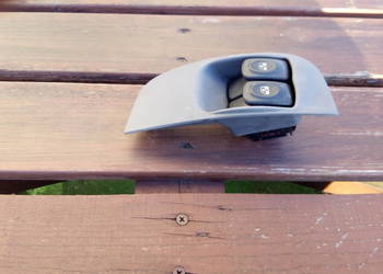 Panel przycisków szyb Renault Megane 1 Panel przycisków szyb Renault Megane 1