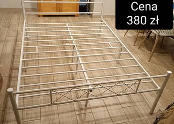 Metalowa rama łóżka