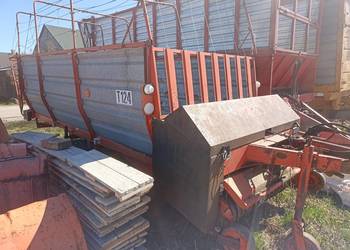 Przyczepa samozbierająca