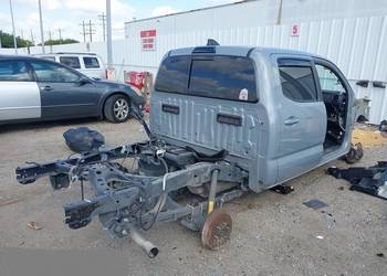 Resor TOYOTA TACOMA TRD 4X4 3,5 V6 2022 r. 51 tkm 279 km