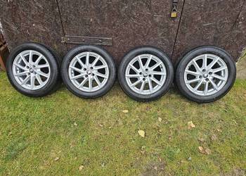 Felgi aluminiowe Peugeot 16" z oponami letnimi.