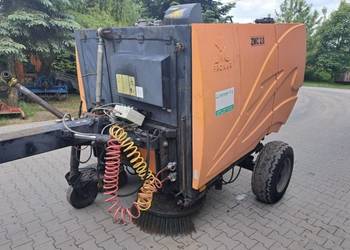 Zamiatarka uliczna drogowa Pronar ZMC 2.0