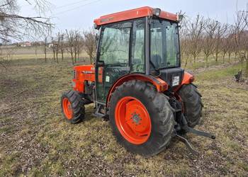 Ciągnik sadowniczy Kubota M8200 narrow ogrodniczy sadownik
