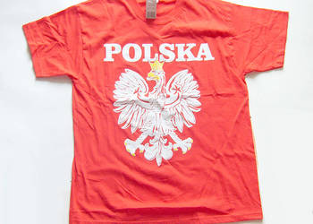 koszulka z orłem,czerwona koszulka napis Polska i orzełek