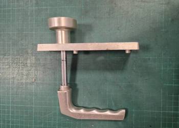 Klamka drzwiowa metalowa