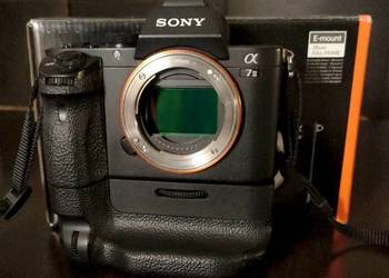 Sony A7 II M2 z oryginalnym Grypem VG-C2EM i Obiektywem Sony 18-105 G OSS