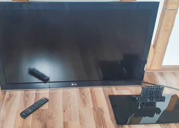 Telewizor LCD LG 42LK450-ZH z uchwytem ściennym
