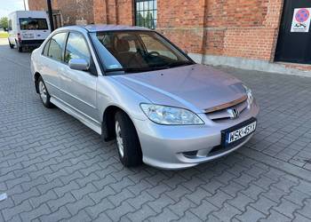 Honda Civic VII sedan 1.6 VTEC 2005r z polskiego salonu