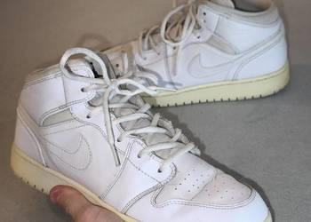 Białe sneakersy Nike