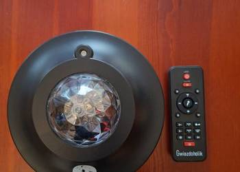 Projektor gwiazd / lampka nocna LED z pilotem – Gwiazdoholik