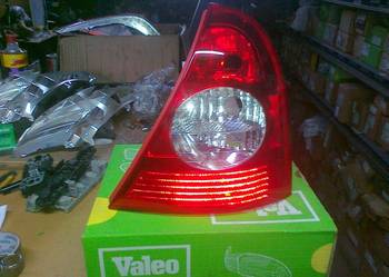 RENAULT CLIO 01/05 LAMPA TYŁ PR NOWA VALEO 88136