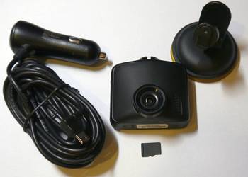 Wideorejestrator Mio MiVue C325 z zasilaczem i kartą microSD 8GB gratis!