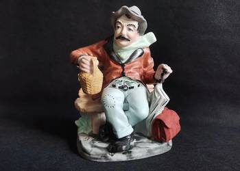 Stara figurka porcelanowa Cygan porcelana Apro Rumunia