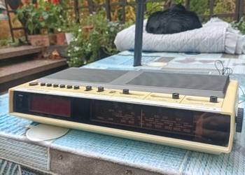 Universun niemieckie radio budzik vintage