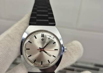 Zabytkowy zegarek *Junghans* lata 70-te XX wieku.