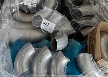 Zapasy magazynowe: armatura ze stali nierdzewnej i kwasoodpornej