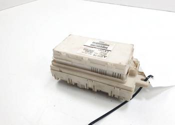 SKRZYNKA BEZPIECZNIKÓW MITSUBISHI L200 8637A775