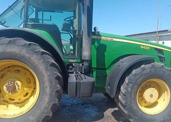 John Deere 8430