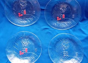 Zestaw 4 talerzyków Kosta Boda, wzór Jarzębina, autor projektu Ake Jonsson.