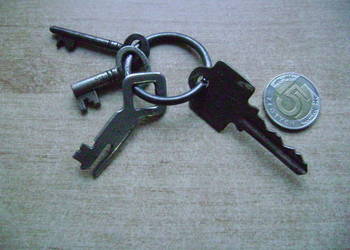 Starocie z PRL - Stare klucze = Zestaw 4 sztuki przedwojenne