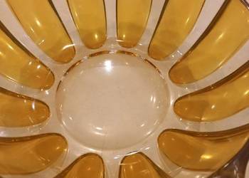 Bohemia. Zestaw deserowy ze szkła barwionego w masie.