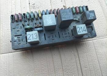 AUDI 80 B3 B4 443941822B SKRZYNKA BEZPIECZNIKÓW PRZEKAŹNIKÓW