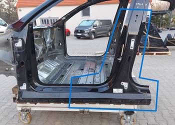 TESLA MODEL Y 2022r SŁUPEK ŚRODKOWY LEWY czarny PBSB