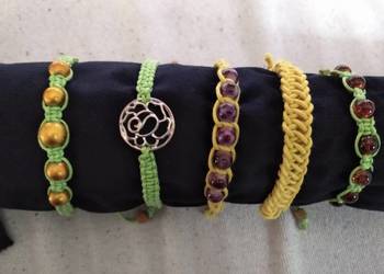 Bransoletka pleciona z koralikami rękodzieło