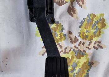 Peugeot 206 pedał gazu