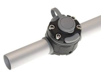 Uchwyt z platformą montażową na reling Ø 30/32mm FMr132