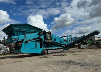 Mobilny przesiewacz Powerscreen Warrior 1800