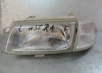 OPEL ASTRA F LAMPA PRAWY PRZÓD