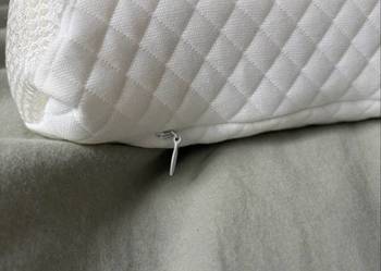 Nowa poduszka biała ortopedyczna z pamięcią kształtu