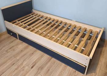 Łóżko młodzieżowe pojedyncze wraz z dwiema szufladami plus materac