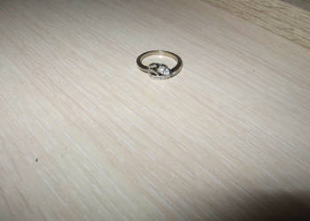 Pierścionki( obrączka)z krzyżykiem i pierścionek z oczkiem