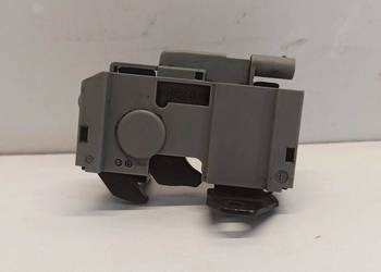 MERCEDES W205 ZAMEK MASKI A2048704458